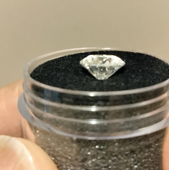 Moissanite lab grown 2ct. round brilliant cut diamond - Picture 6 of 12